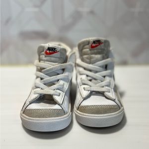Toddler Nike Blazers Mid ‘77 (size 6c)